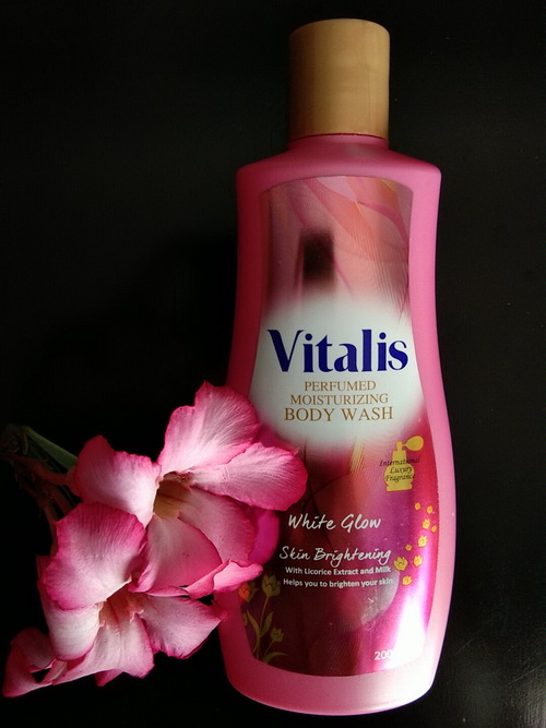Mandi Parfum dengan Vitalis Body Wash Kulit Lembut Sehat Berseri Alami