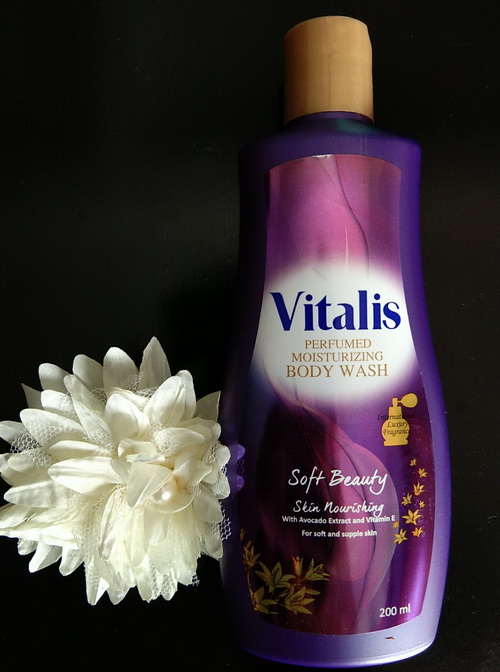 Mandi Parfum dengan Vitalis Body Wash Kulit Lembut Sehat Berseri Alami
