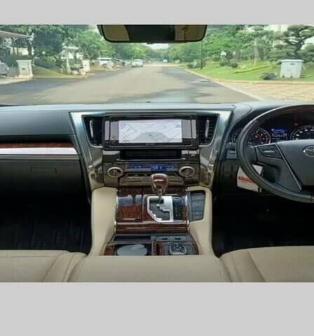 Mobil Berkelas Toyota Alphard untuk Keluarga Masa Kini