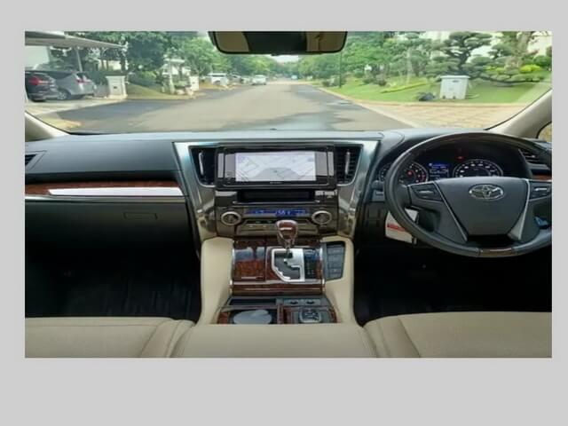 Mobil Berkelas Toyota Alphard untuk Keluarga Masa Kini