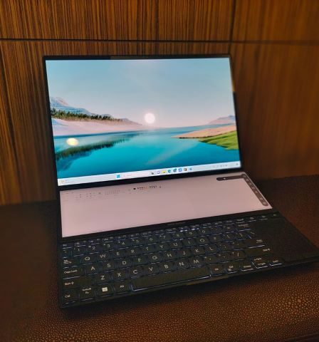 ASUS Zenbook Pro 14 Duo OLED (UX8402ZE) Laptop Kasta Tinggi Buat Konten Kreator