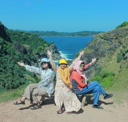 Bukit Pengilon, Indahnya Memandang Laut Lepas dari Ketinggian