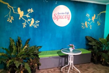 Spicey Garden Cafe & Resto, Tempat Makan Keluarga di Pondok Cabe