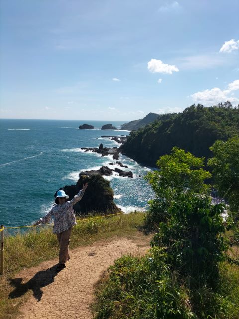 apa saja pemandangan yang dapat dilihat di bukit pengilon