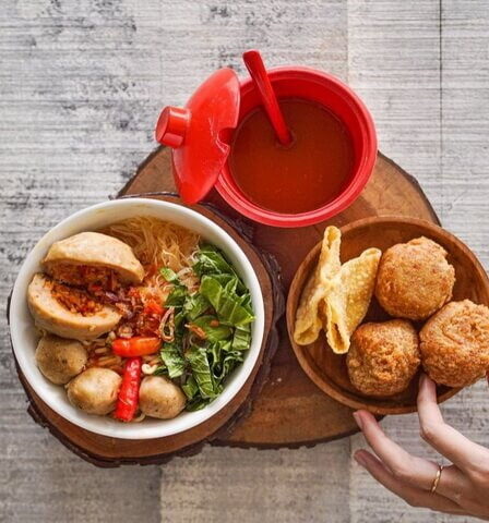 10 Tempat Makan Bakso di Bekasi Yang Selalu Viral