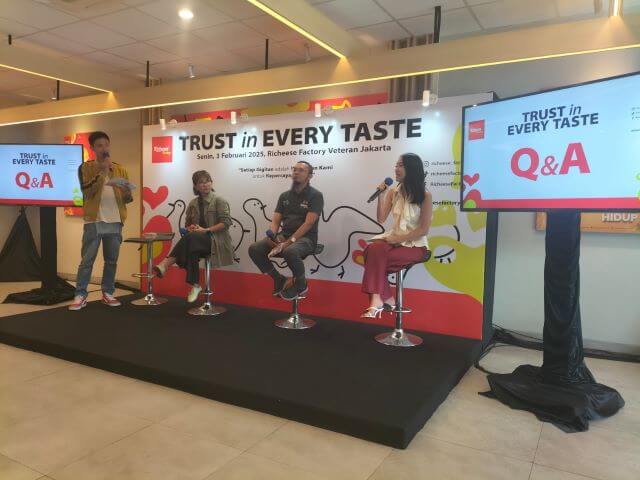 Komitmen Richeese Factory Memberikan Layanan Terbaik untuk Pelanggan