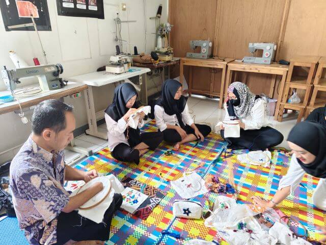 Pelatih kriya