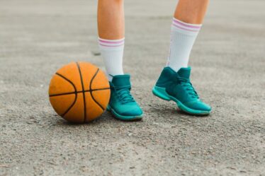 Dukung Aktivitas Olahraga dengan Sepatu Basket Anak dari Hoops Indonesia!