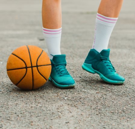 Dukung Aktivitas Olahraga dengan Sepatu Basket Anak dari Hoops Indonesia!